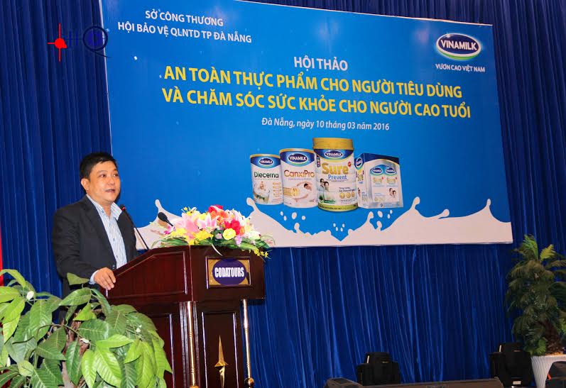 Vinamilk[-]hỗ[-]trợ[-]tư[-]vấn[-]và[-]chăm[-]sóc[-]sức[-]khỏe[-]cho[-]hơn[-]2.400[-]người[-]cao[-]tuổi[-]tại[-]5[-]tỉnh[-]thành[-]phố